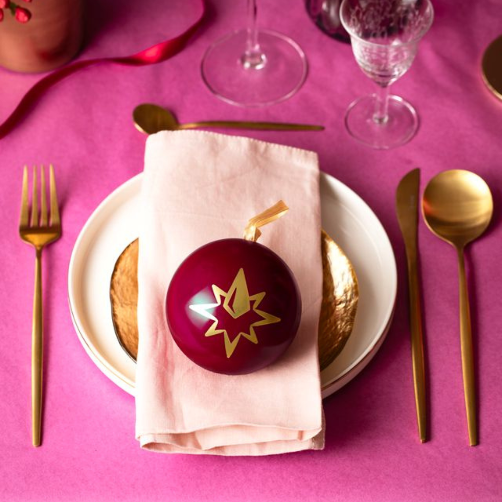 Domori Christmas Red Ornament w/ Chocolates (Seasonal)