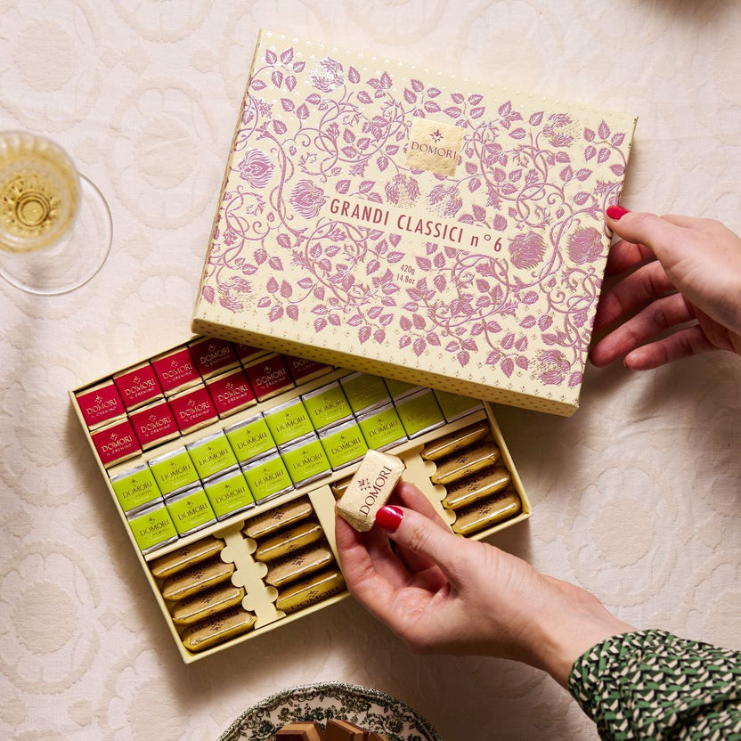 Domori Great Classics No 6 elegant cream box with purple florals, 52 chocolates