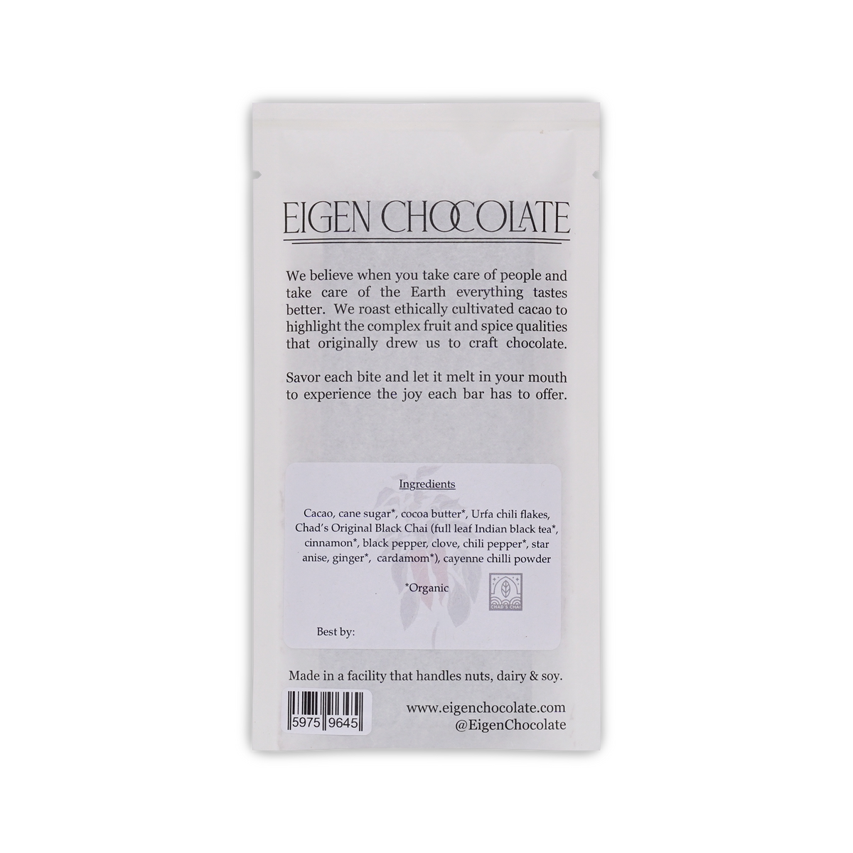 Back of the white Eigen Chocolate pouch with maker text and an ingredients panel listing Urfa chili flakes and black chai.