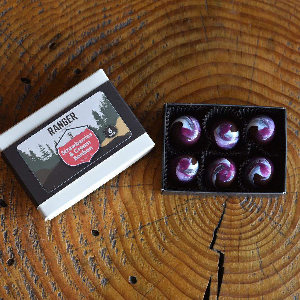 Ranger Strawberries & Cream Bonbons Box: 6 purple white marbled pcs