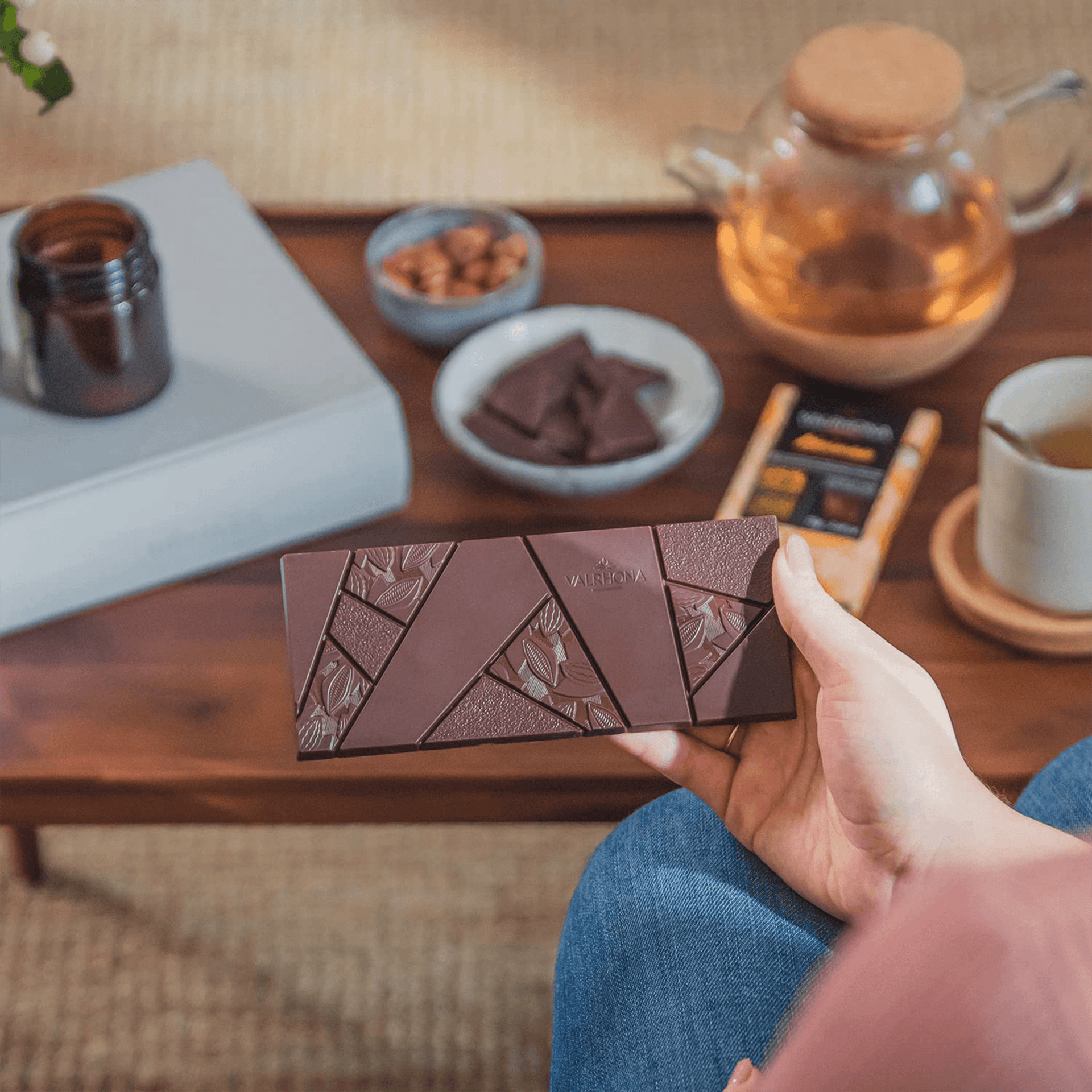 Valrhona Grand Cru Abinao 85% dark chocolate bar with Zenith leaf design