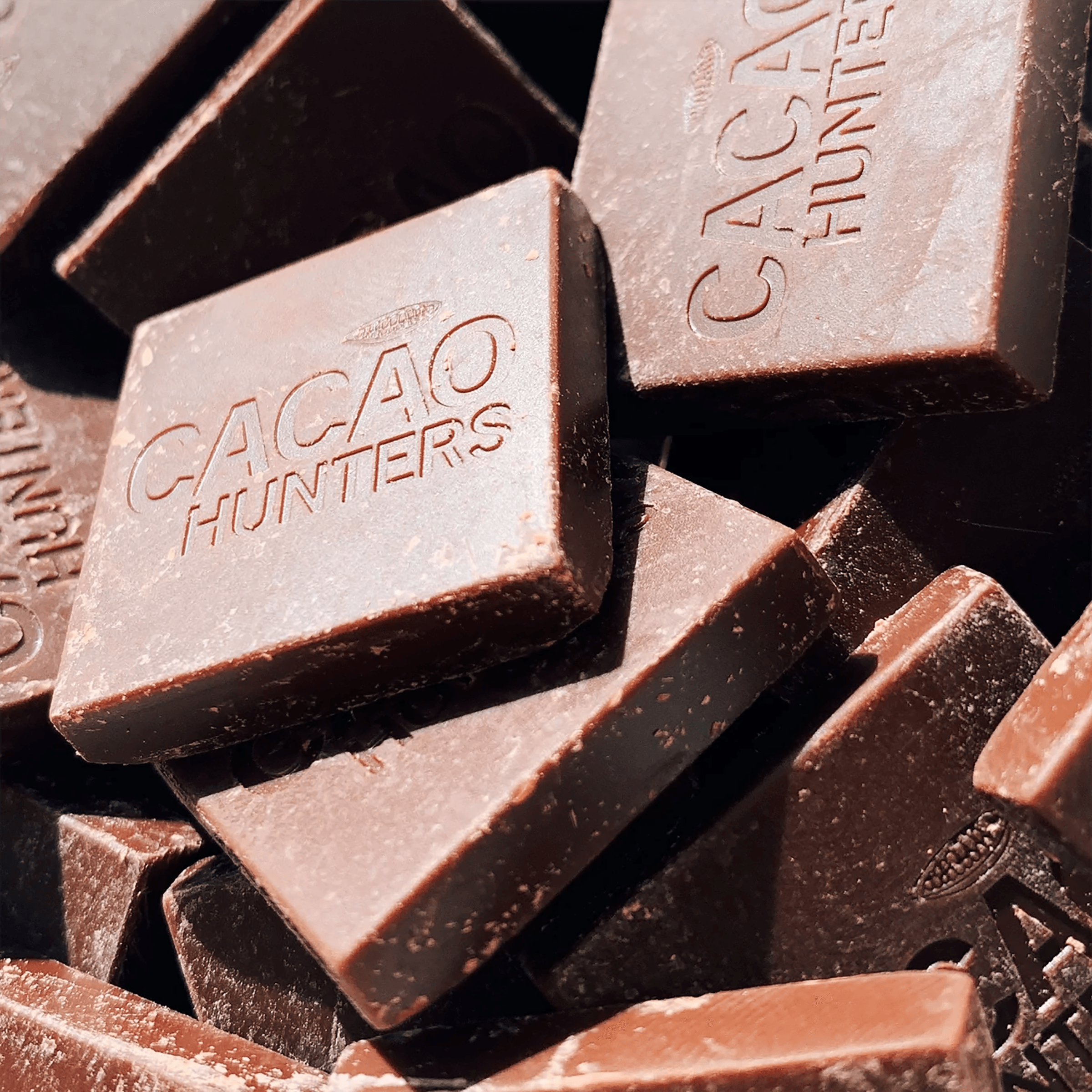 Cacao Hunters Minis Sierra Nevada 64% dark chocolate bars with embossed logo